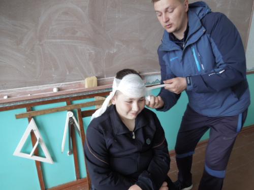 відпрацювання з дітьми практичних дій з надання першої медичної допомоги2